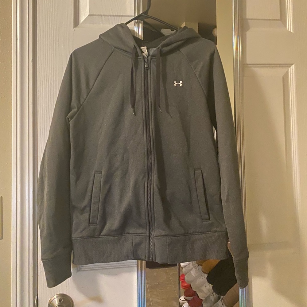 Women’s Under Armour sweatshirt